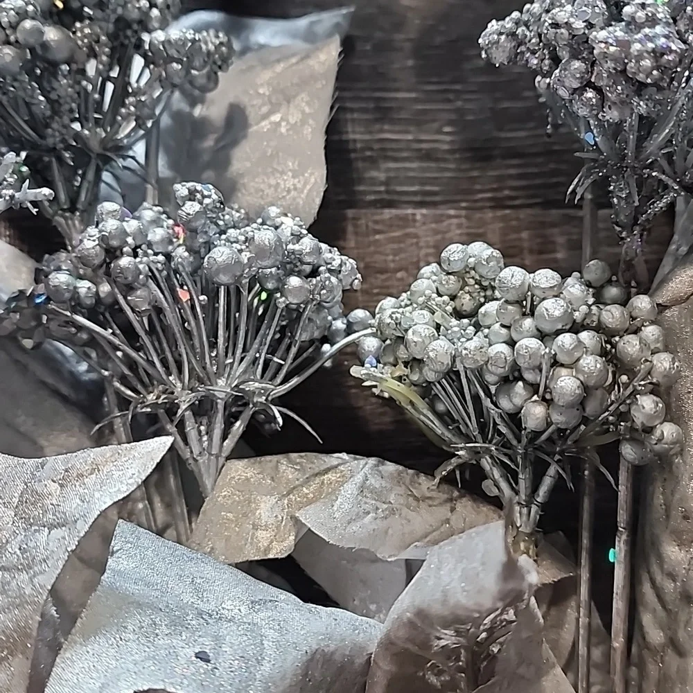 7 Platinum Queen Anne's Lace & Leaves floral Stems